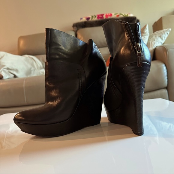 Guess by Marciano Bootie - Picture 2 of 11